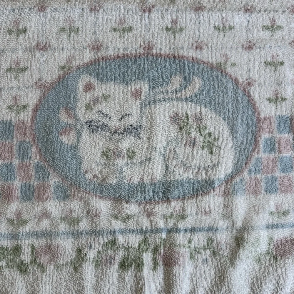 Vintage Bath Towel White Cat Blue Pink Floral Granny Cottage Core 80s